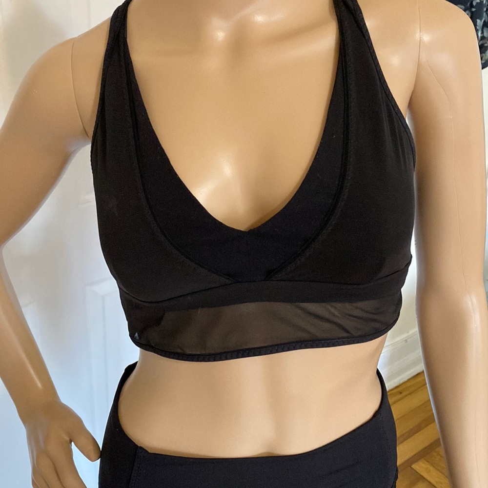 🖤🖤🖤🖤LULULEMON sport bra size 6 🖤🖤🖤🖤🖤🖤